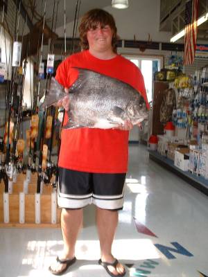 Austin Edwards with his record breaking Spadefish 6/17/06